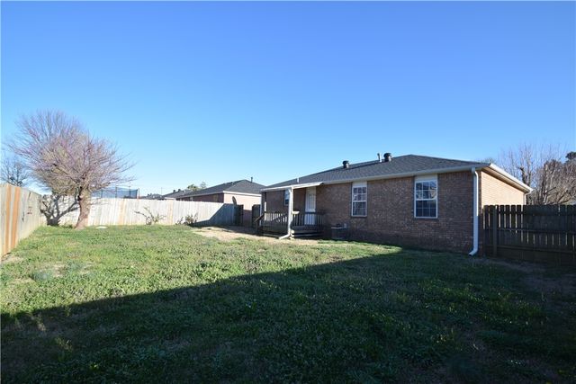 12 Burnett Circle, Bentonville, AR 72712