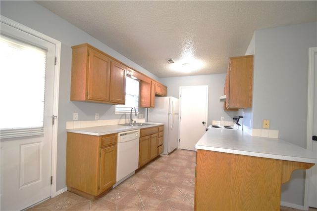 12 Burnett Circle, Bentonville, AR 72712