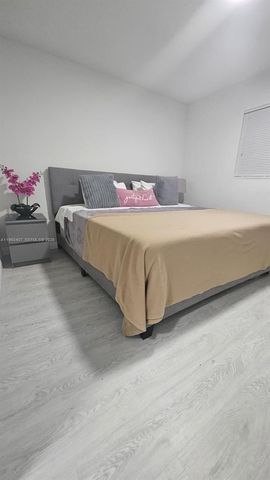 1831 NE 56th St A, Fort Lauderdale, FL 33308