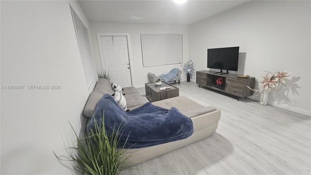 1831 NE 56th St A, Fort Lauderdale, FL 33308