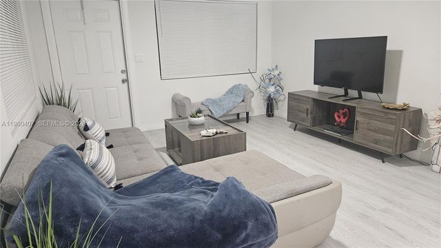 1831 NE 56th St A, Fort Lauderdale, FL 33308