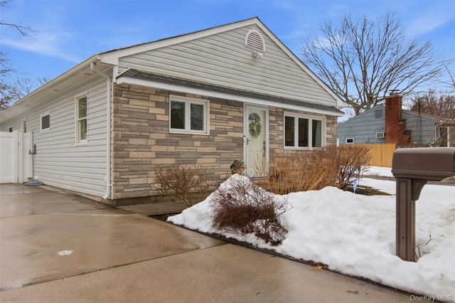 27 Great River Drive, Sound Beach, NY 11789