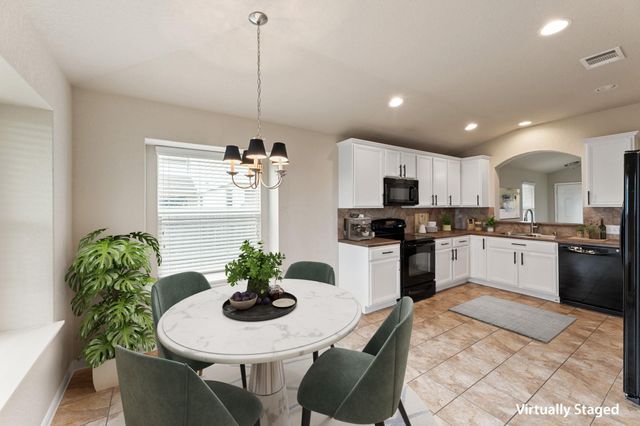 582 Briggs DR, New Braunfels, TX 78130