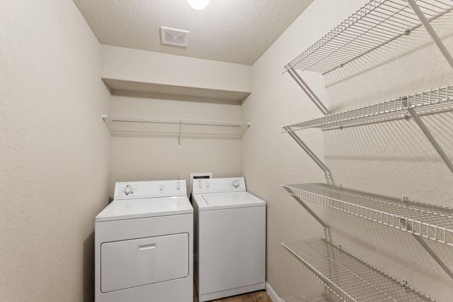 582 Briggs DR, New Braunfels, TX 78130