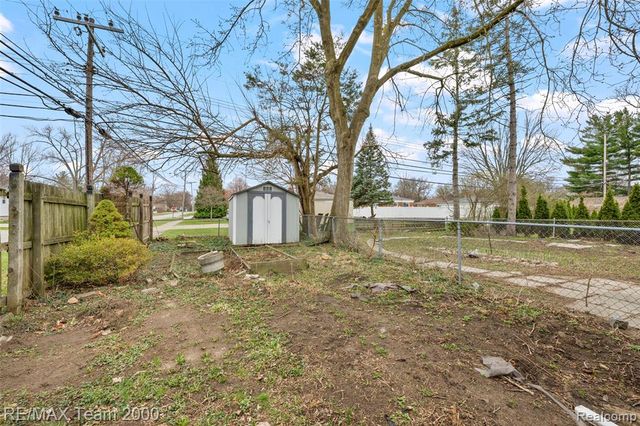 33101 Donnelly Street, Garden City, MI 48135