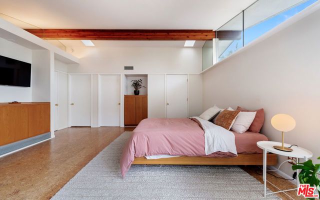 3858 Roble Vista Drive, Los Angeles, CA 90027