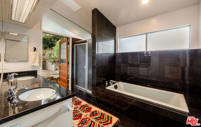 3858 Roble Vista Drive, Los Angeles, CA 90027