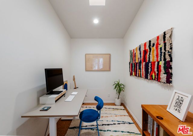 3858 Roble Vista Drive, Los Angeles, CA 90027