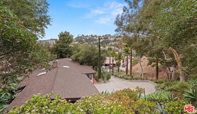 3858 Roble Vista Drive, Los Angeles, CA 90027