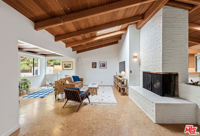 3858 Roble Vista Drive, Los Angeles, CA 90027