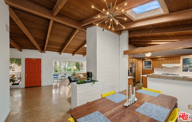 3858 Roble Vista Drive, Los Angeles, CA 90027