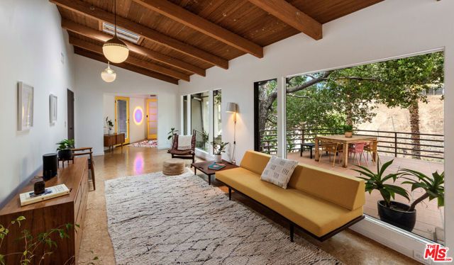 3858 Roble Vista Drive, Los Angeles, CA 90027