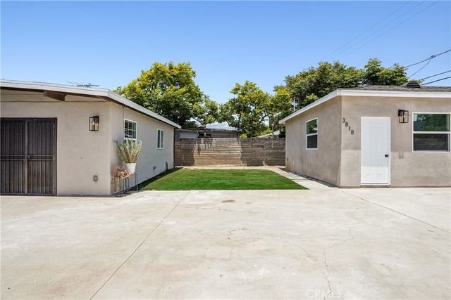 3816 S Victoria, Los Angeles, CA 90008