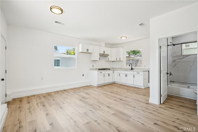 3816 S Victoria, Los Angeles, CA 90008
