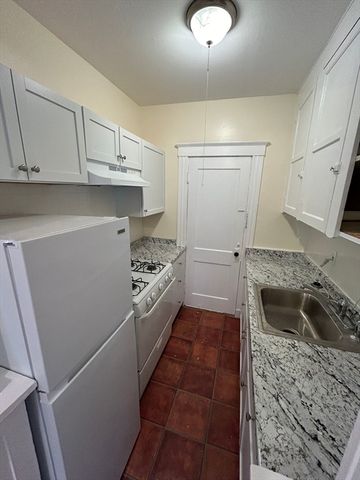 31 Dennison Ave 10, Framingham, MA 01702