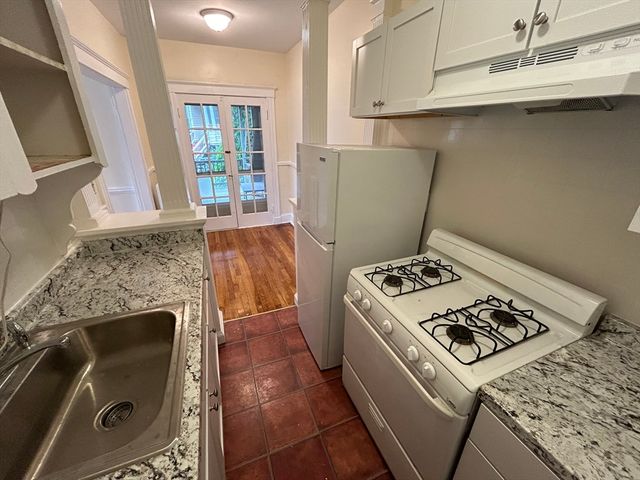 31 Dennison Ave 10, Framingham, MA 01702