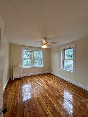 31 Dennison Ave 10, Framingham, MA 01702