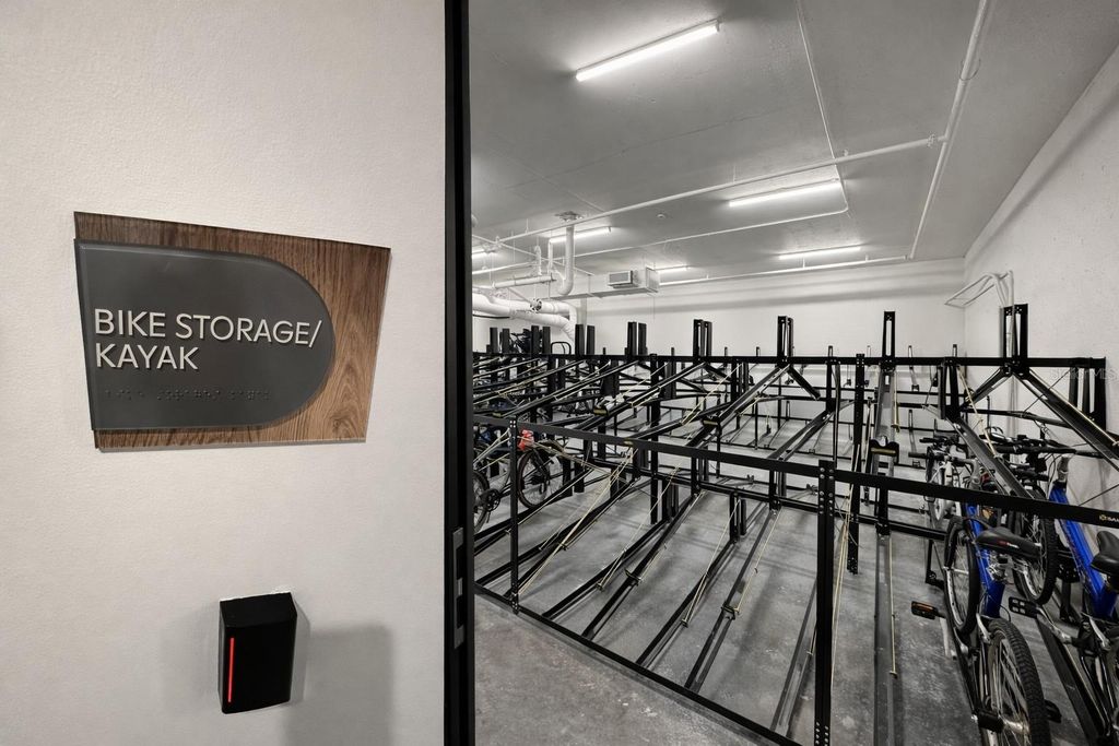 Image 37 of property listing at 400 CENTRAL AVENUE 2603, St Petersburg, FL 33701