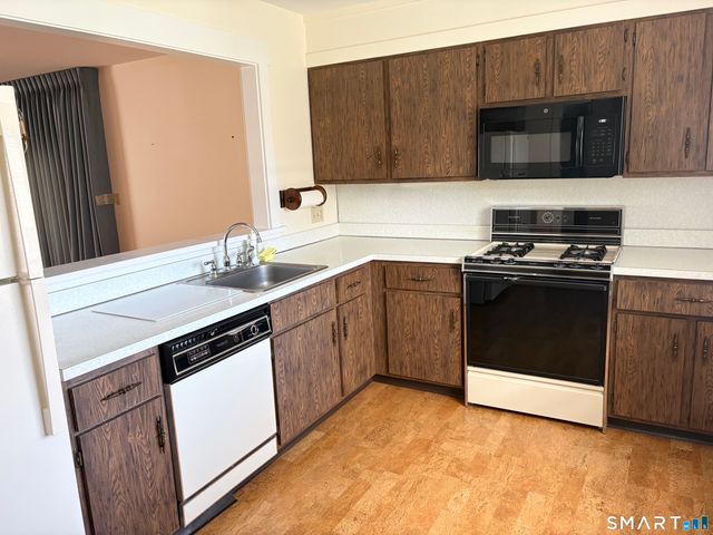 88 South Trail A, Stratford, CT 06614
