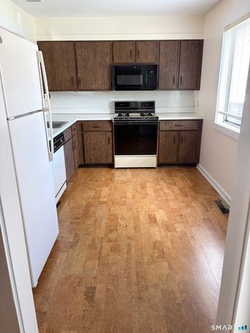 88 South Trail A, Stratford, CT 06614