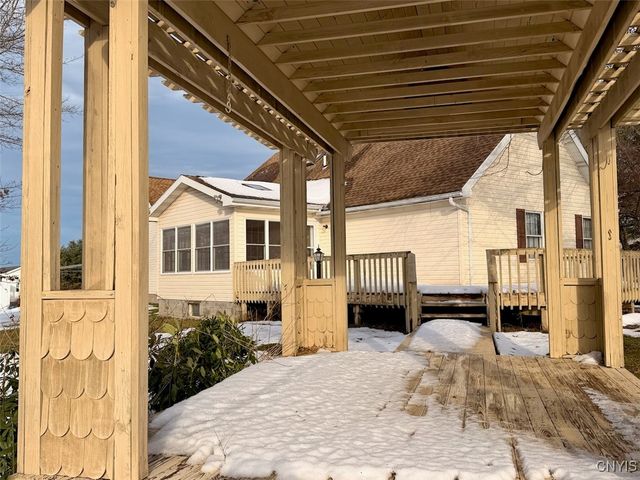 6621 East Port Bay Road, Wolcott, NY 14590