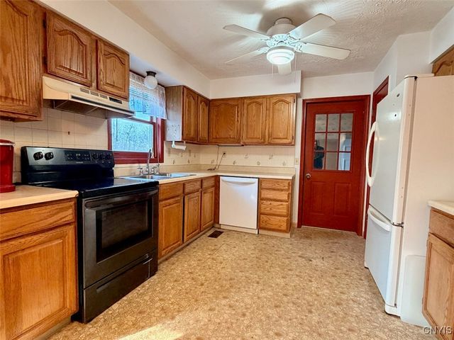 6621 East Port Bay Road, Wolcott, NY 14590