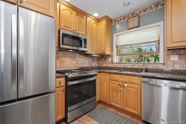 31 Brookdale Avenue, White Plains, NY 10603