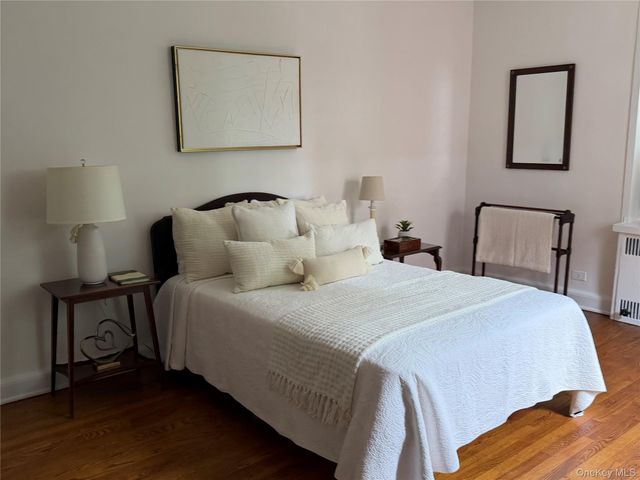 4 Midland Gdns Apt 3J, Bronxville, NY 10708