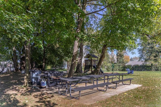 4 Midland Gdns Apt 3J, Bronxville, NY 10708