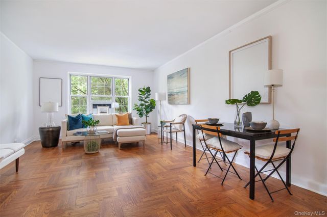4 Midland Gdns Apt 3J, Bronxville, NY 10708