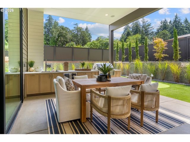 16067 Kaylyn Dr, Oregon City, OR 97045