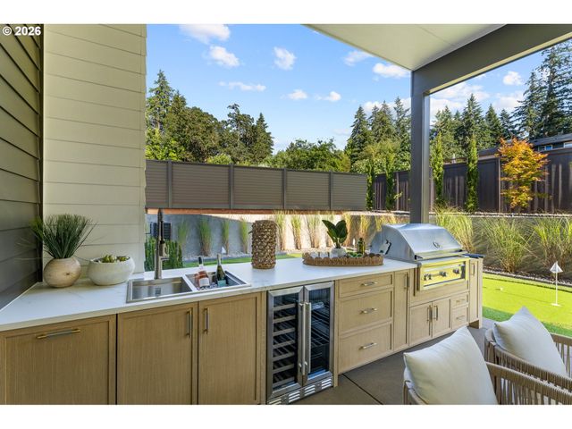 16067 Kaylyn Dr, Oregon City, OR 97045