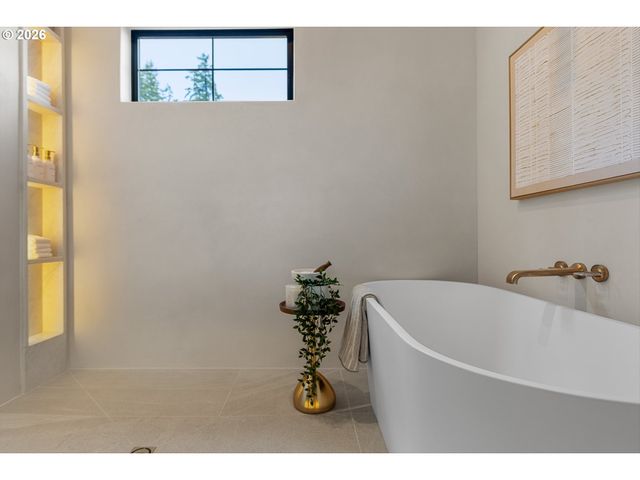 16067 Kaylyn Dr, Oregon City, OR 97045