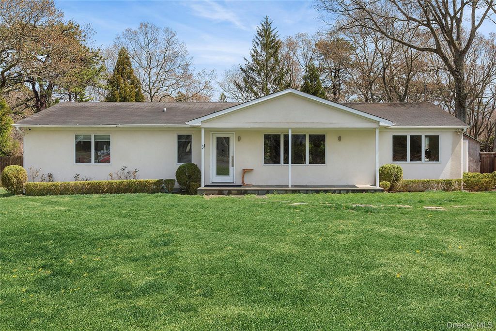 3 Jones Road, Hampton Bays, NY 11946