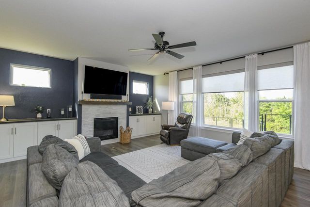 W176N7392 Amethyst DRIVE, Menomonee Falls, WI 53051