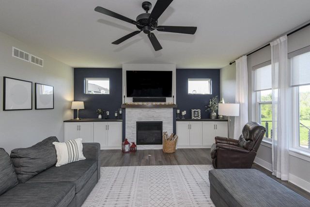 W176N7392 Amethyst DRIVE, Menomonee Falls, WI 53051