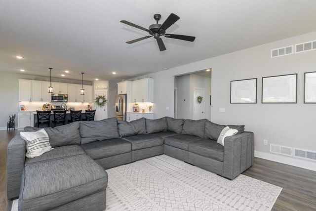 W176N7392 Amethyst DRIVE, Menomonee Falls, WI 53051