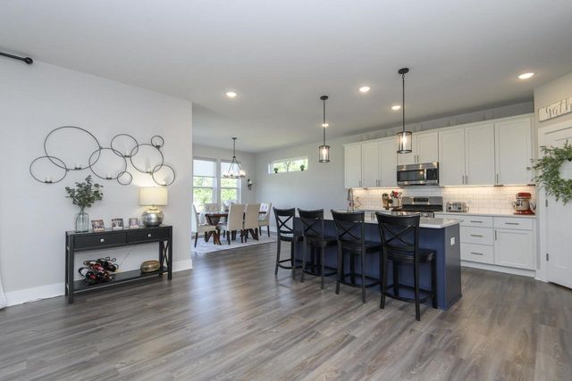W176N7392 Amethyst DRIVE, Menomonee Falls, WI 53051