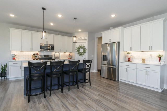 W176N7392 Amethyst DRIVE, Menomonee Falls, WI 53051
