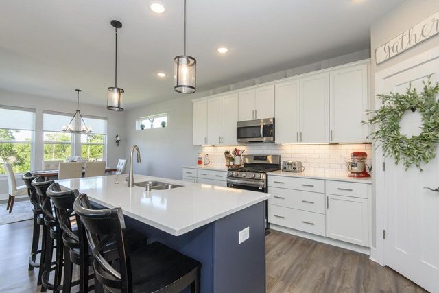 W176N7392 Amethyst DRIVE, Menomonee Falls, WI 53051