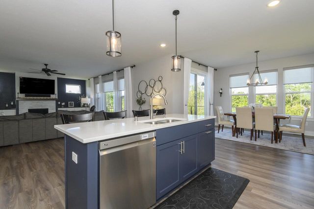 W176N7392 Amethyst DRIVE, Menomonee Falls, WI 53051
