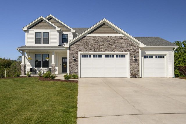 W176N7392 Amethyst DRIVE, Menomonee Falls, WI 53051