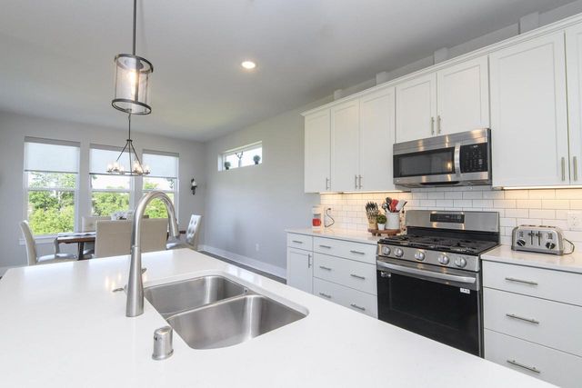 W176N7392 Amethyst DRIVE, Menomonee Falls, WI 53051