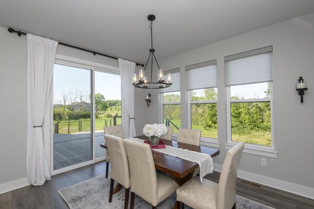 W176N7392 Amethyst DRIVE, Menomonee Falls, WI 53051