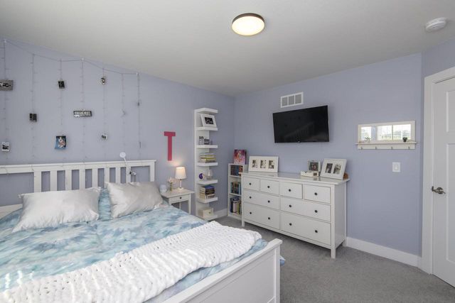 W176N7392 Amethyst DRIVE, Menomonee Falls, WI 53051