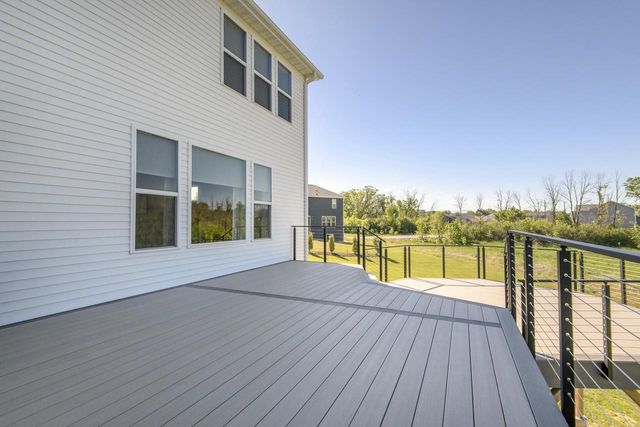 W176N7392 Amethyst DRIVE, Menomonee Falls, WI 53051