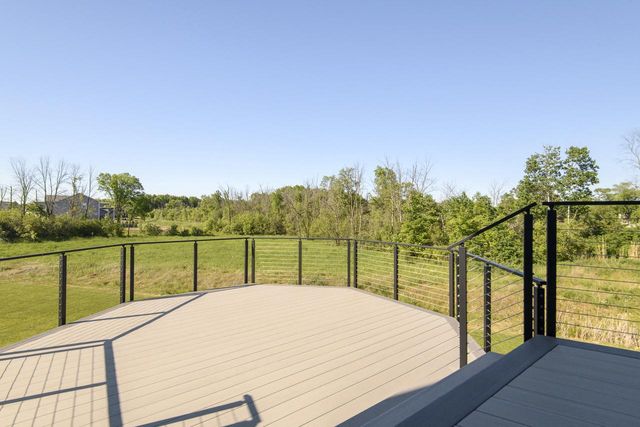 W176N7392 Amethyst DRIVE, Menomonee Falls, WI 53051