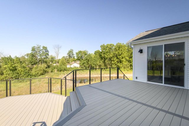 W176N7392 Amethyst DRIVE, Menomonee Falls, WI 53051