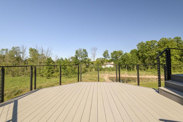 W176N7392 Amethyst DRIVE, Menomonee Falls, WI 53051