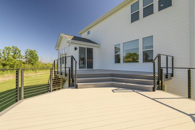 W176N7392 Amethyst DRIVE, Menomonee Falls, WI 53051
